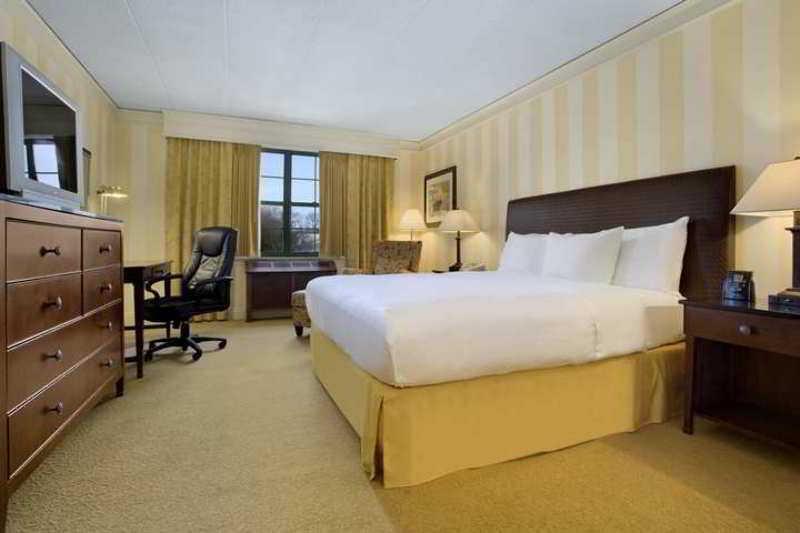 Hotel Hilton Mystic Esterno foto